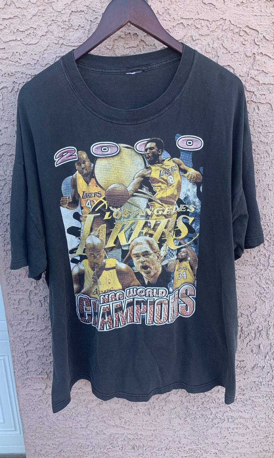 Y2K Los Angeles Lakers 2000 NBA Finals Champions t-shirt XXL - The Captains  Vintage