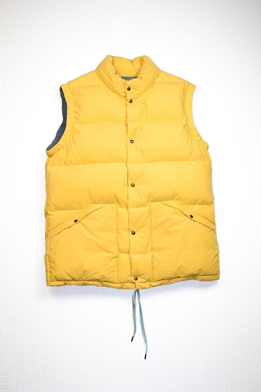 visvim イエローADVENTURA DOWN VEST サイズ1(s) visvim イエローADVENTURA DOWN VEST サイズ1(s)