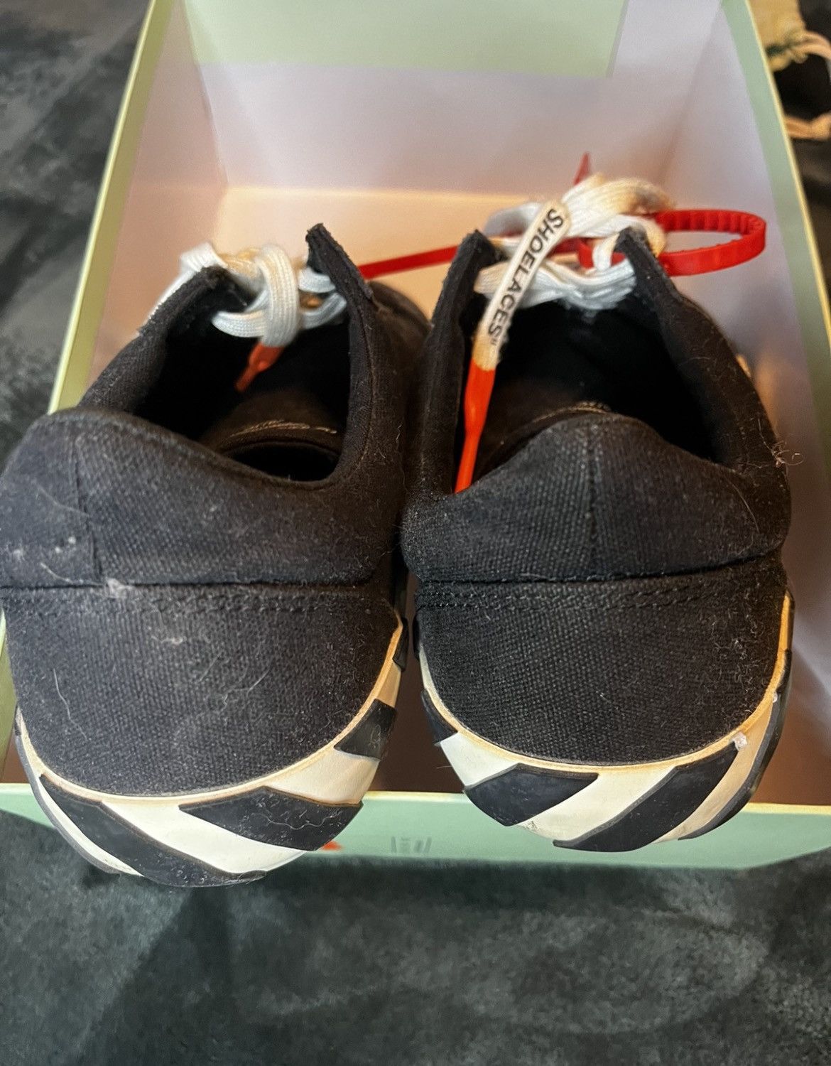 Off-White Off-White Vulc Low Top Black (Final Price Drop) Size US 10 / EU 43 - 9 Thumbnail