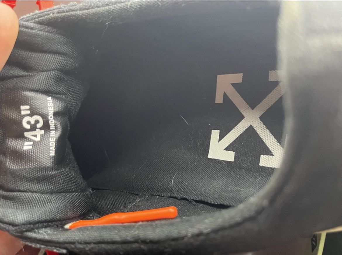 Off-White Off-White Vulc Low Top Black (Final Price Drop) Size US 10 / EU 43 - 11 Thumbnail