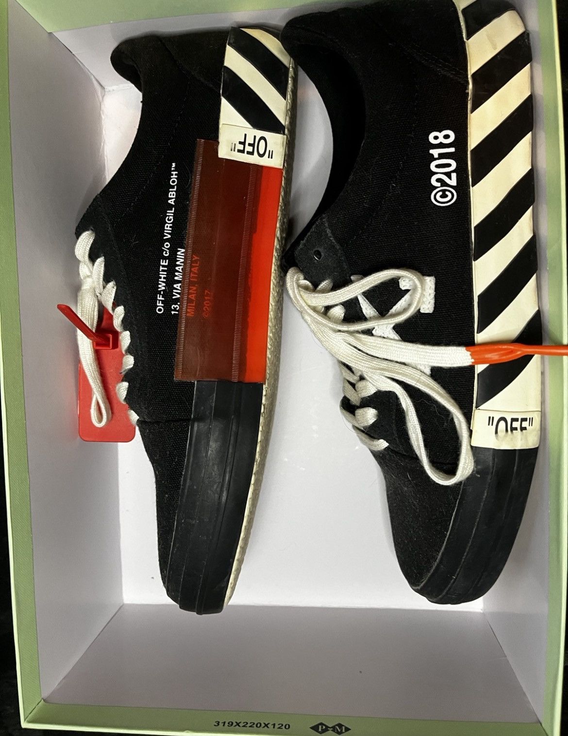 Off-White Off-White Vulc Low Top Black (Final Price Drop) Size US 10 / EU 43 - 2 Thumbnail