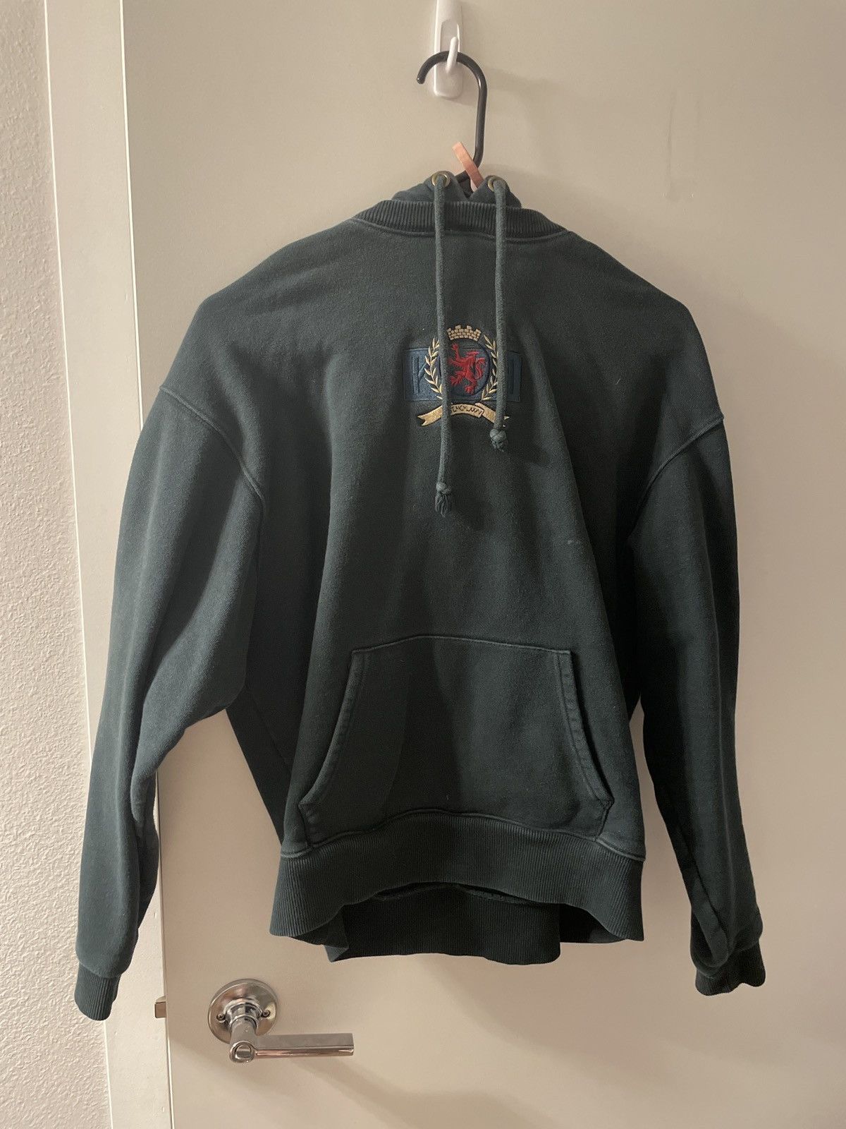 Kith x tommy hilfiger crest hoodie best sale