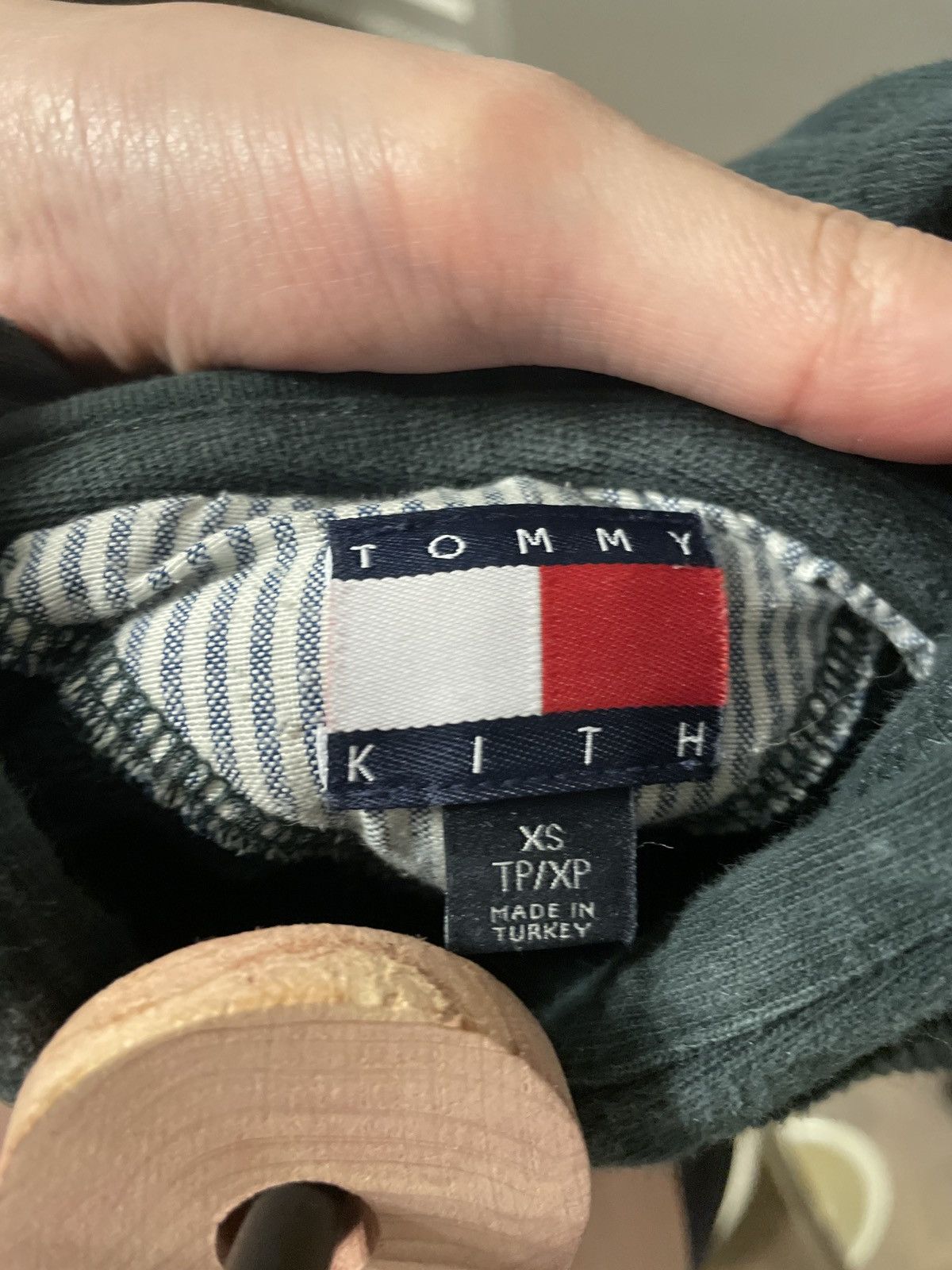 Kith × Tommy Hilfiger Kith x Tommy Hilfiger Crest Hoodie Size US XS / EU 42 / 0 - 3 Thumbnail