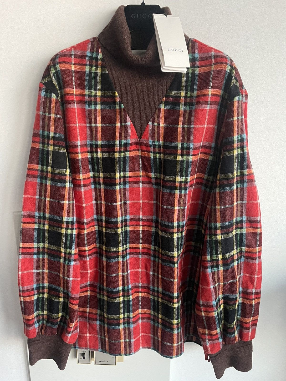 Gucci $2K Value Brand NEW Super Runway Gucci Sweater Size US L / EU 52-54 / 3 - 1 Thumbnail