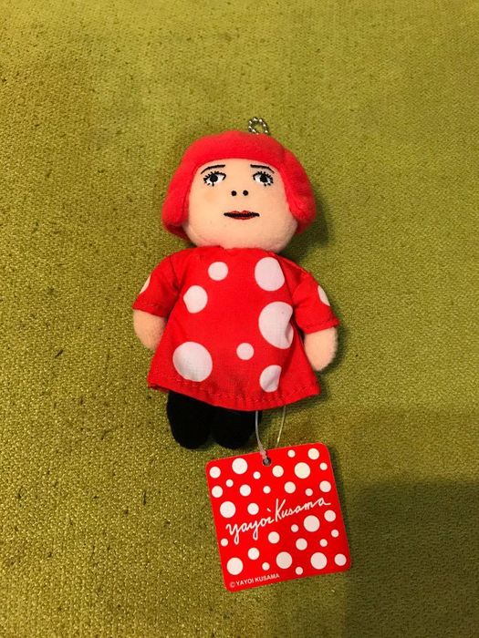 Yayoi Kusama YAYOI KUSAMA keychain Grailed