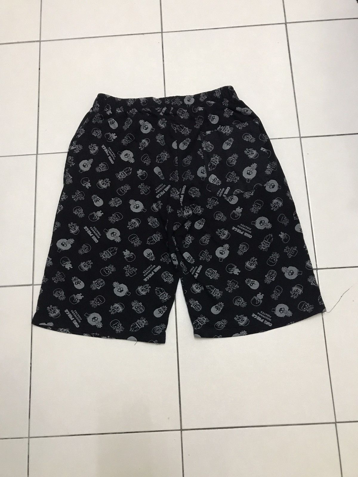 Anime × Japanese Brand × One Piece Vintage Anime One Piece Shorts Pants Full Print Size US 28 / EU 44 - 2 Thumbnail