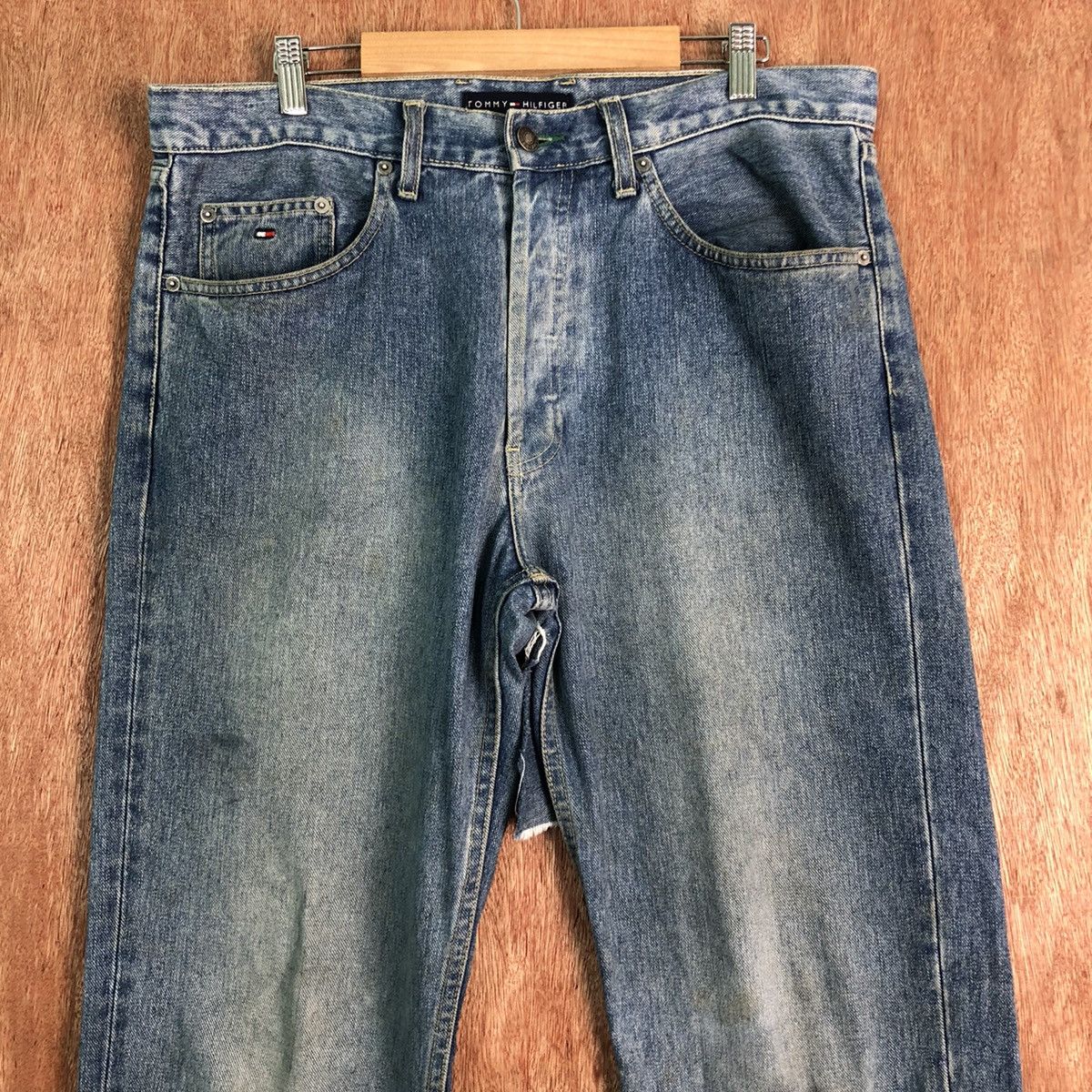 Tommy Hilfiger DLL Tommy Hilfiger Blue distressed Denim Jeans Pants #c249 Size US 34 / EU 50 - 2 Thumbnail