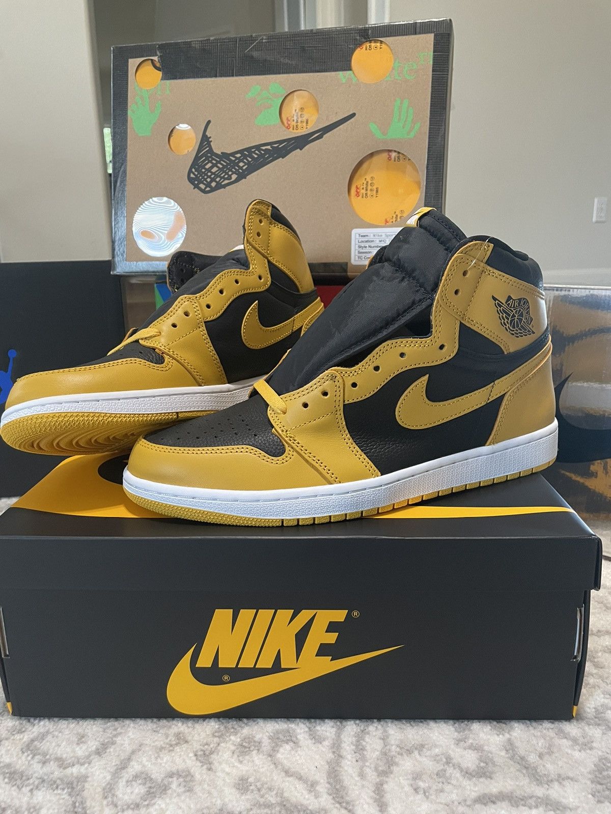 Jordan Brand Air Jordan 1 pollen Size US 11 / EU 44 - 4 Thumbnail