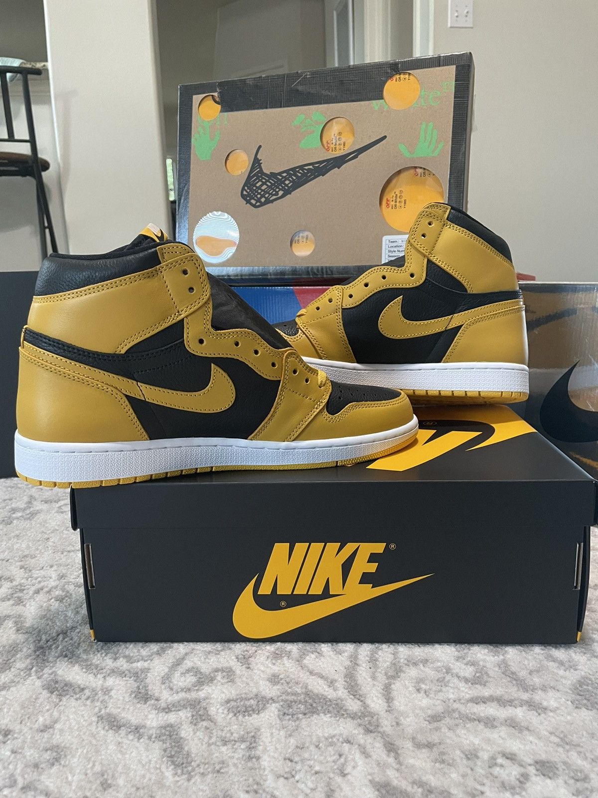 Jordan Brand Air Jordan 1 pollen Size US 11 / EU 44 - 2 Thumbnail