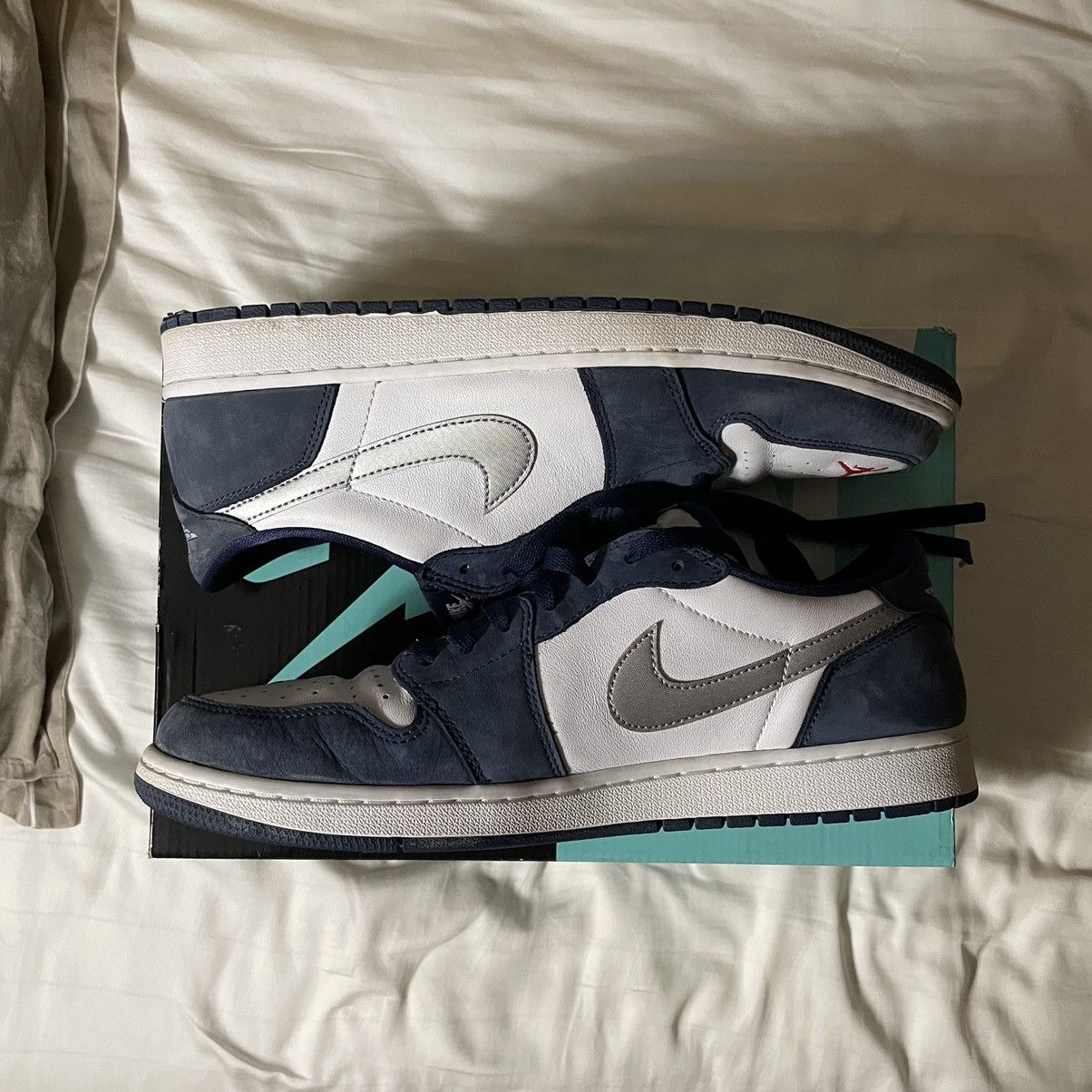 Jordan Brand × Nike Air Jordan 1 Low SB Midnight Navy Size US 11.5 / EU 44-45 - 2 Thumbnail