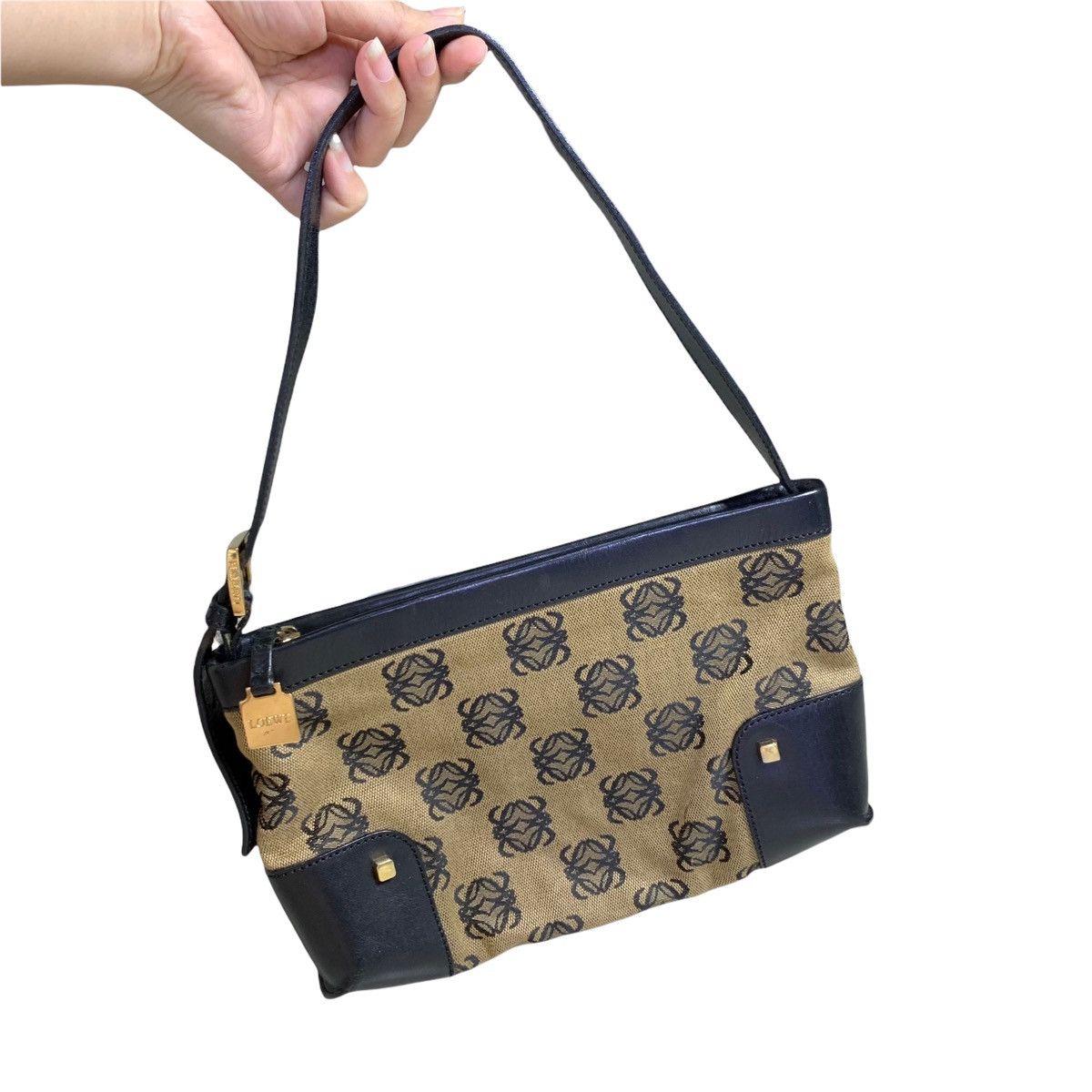 Designer × Loewe × Vintage Vintage Loewe Monogram Handbag Size ONE SIZE - 1 Thumbnail
