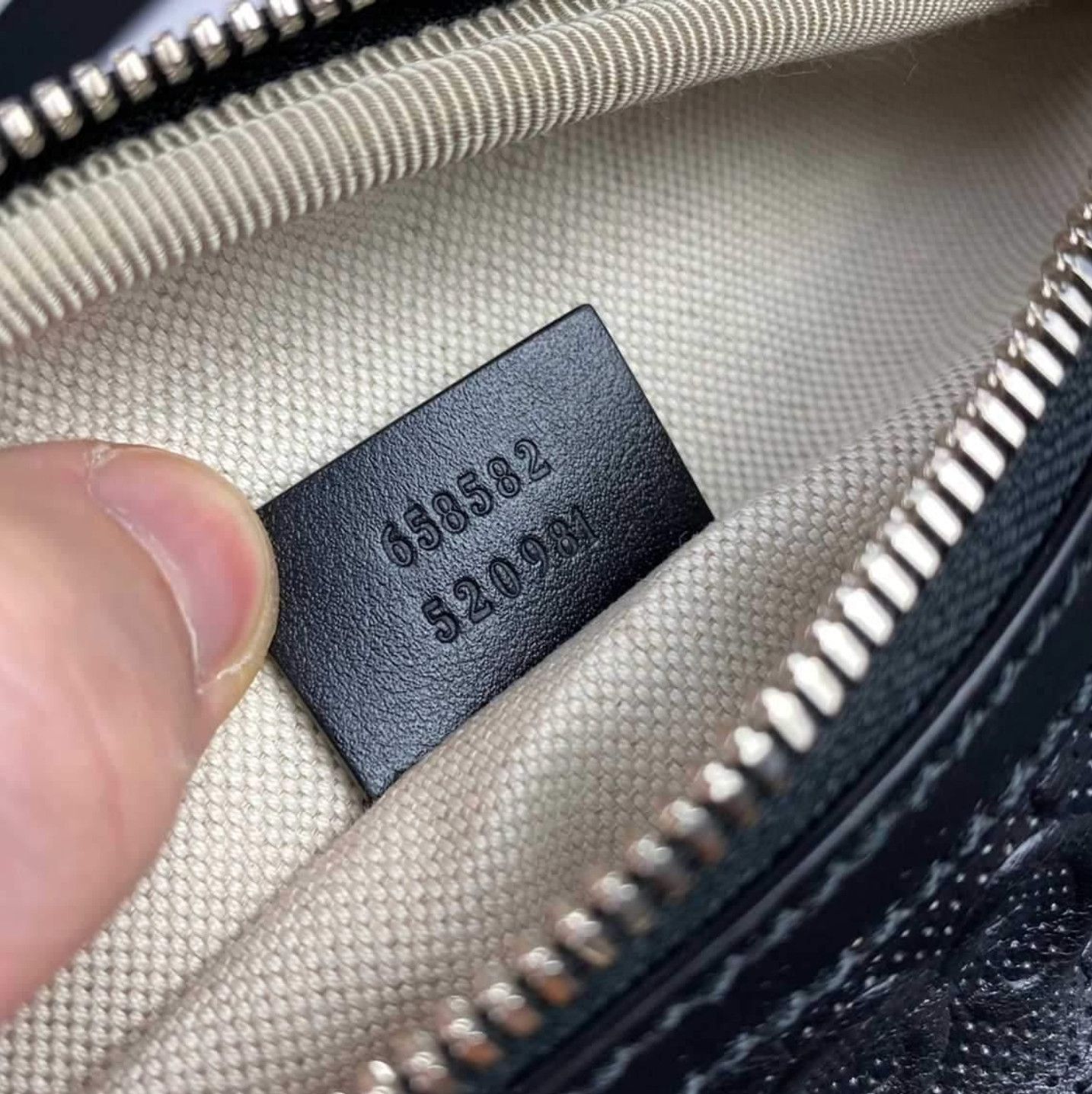 Gucci Gucci embossed belt beg Size ONE SIZE - 8 Thumbnail