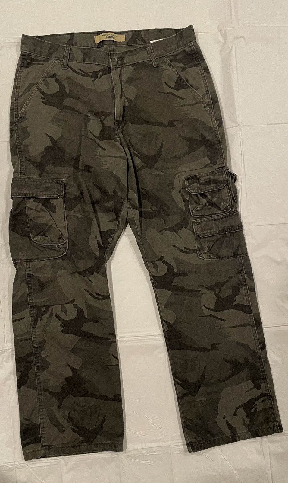 Wrangler Wrangler cargo camo pants | Grailed