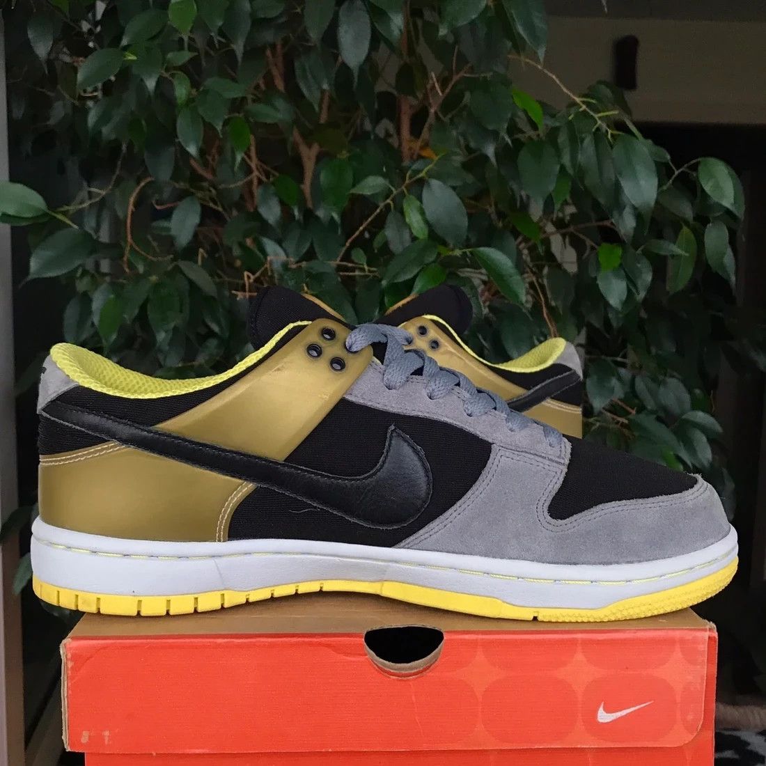 Nike Air Zoom Dunkesto Black | Sonic Yellow Travis SB Dunk High Size US 8.5 / EU 41-42 - 3 Thumbnail