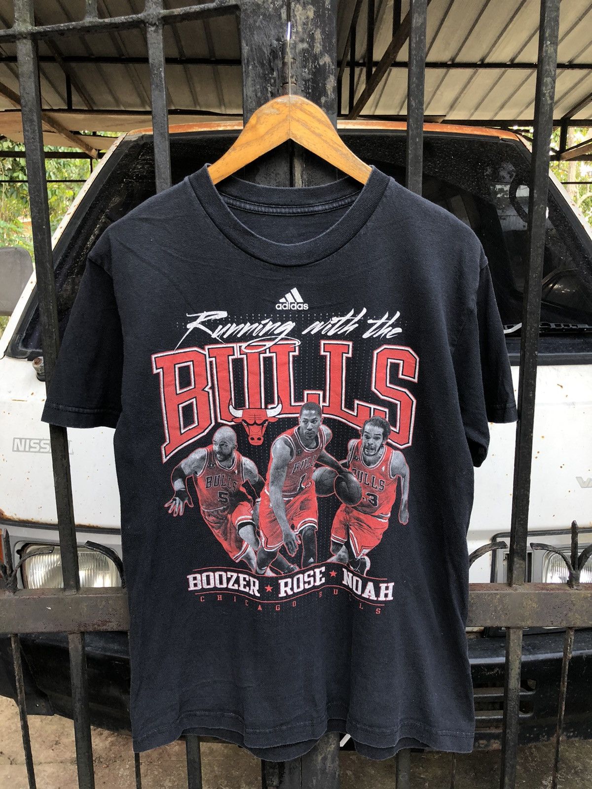 Adidas × NBA Adidas Chicago Bulls TShirt Size US M / EU 48-50 / 2 - 1 Thumbnail