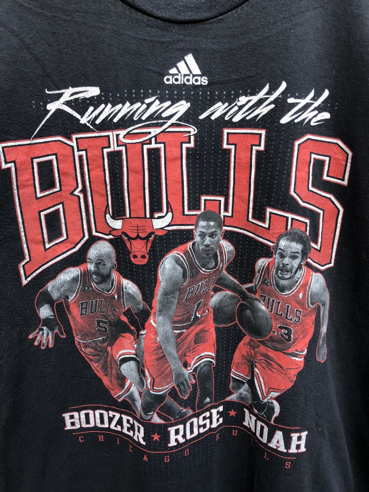 Adidas × NBA Adidas Chicago Bulls TShirt Size US M / EU 48-50 / 2 - 2 Thumbnail