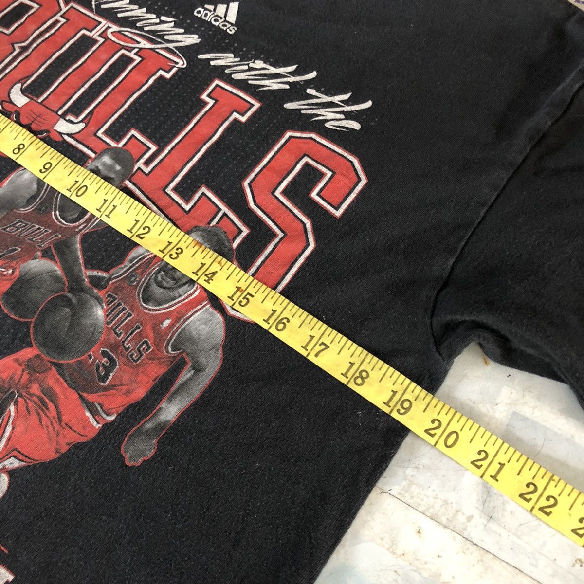 Adidas × NBA Adidas Chicago Bulls TShirt Size US M / EU 48-50 / 2 - 4 Thumbnail