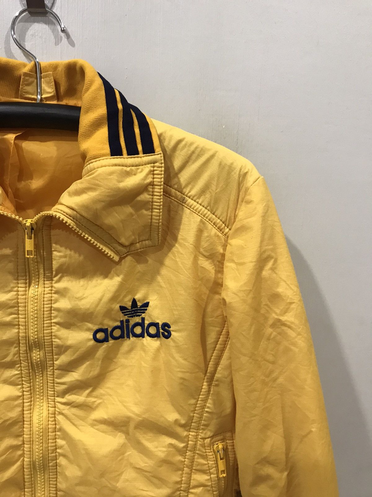 Adidas × Vintage Vintage adidas Japan Very Rare Design Light Jacket Size US M / EU 48-50 / 2 - 3 Thumbnail