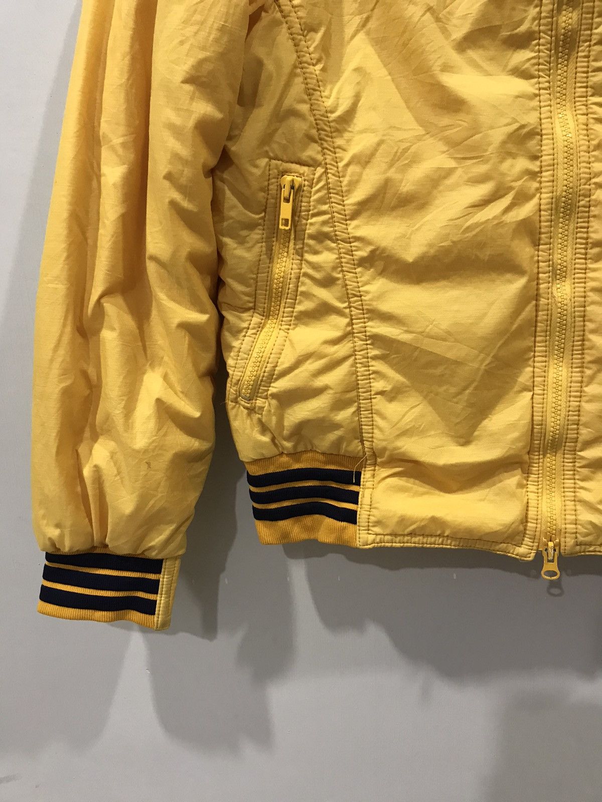Adidas × Vintage Vintage adidas Japan Very Rare Design Light Jacket Size US M / EU 48-50 / 2 - 6 Thumbnail