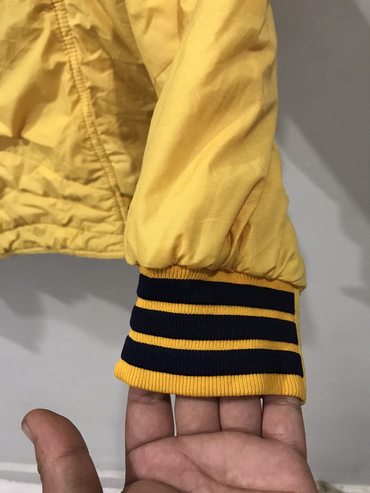 Adidas × Vintage Vintage adidas Japan Very Rare Design Light Jacket Size US M / EU 48-50 / 2 - 13 Thumbnail