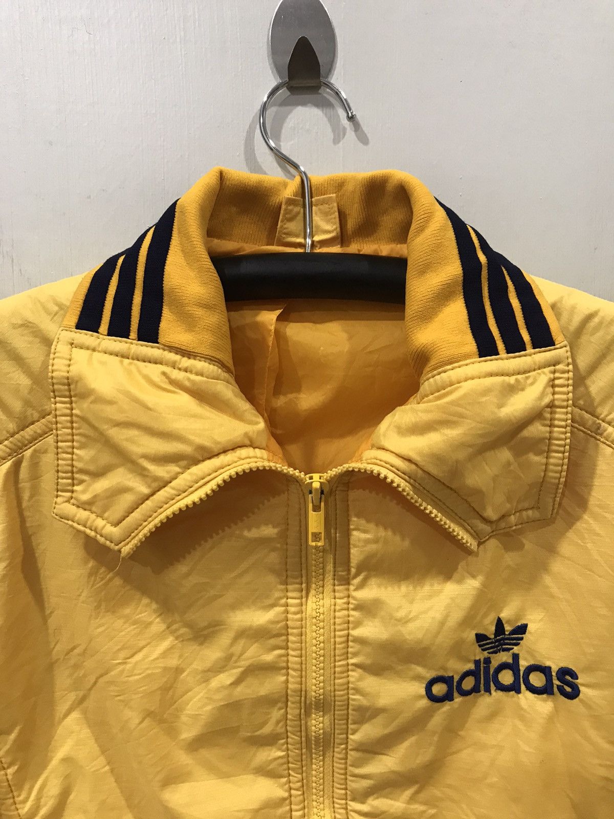 Adidas × Vintage Vintage adidas Japan Very Rare Design Light Jacket Size US M / EU 48-50 / 2 - 2 Thumbnail