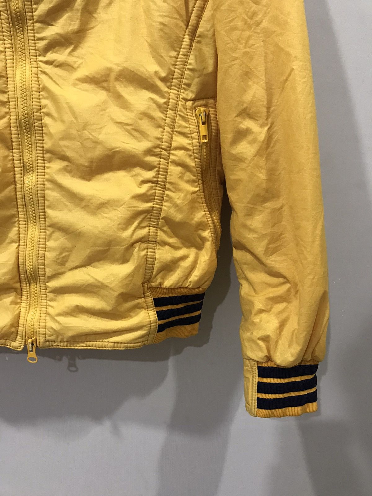 Adidas × Vintage Vintage adidas Japan Very Rare Design Light Jacket Size US M / EU 48-50 / 2 - 5 Thumbnail