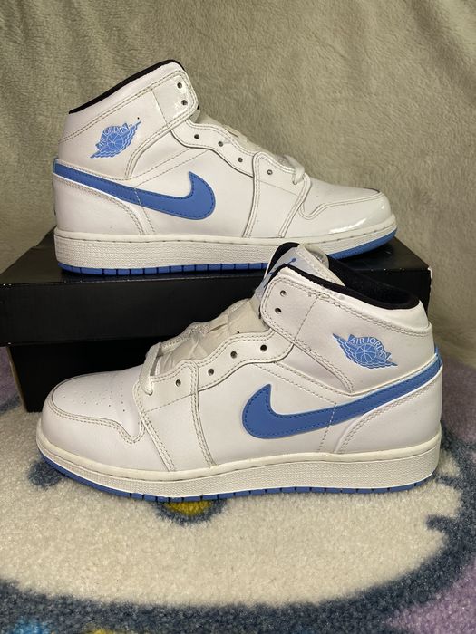 Air Jordan 1 Retro Mid 'Legend Blue