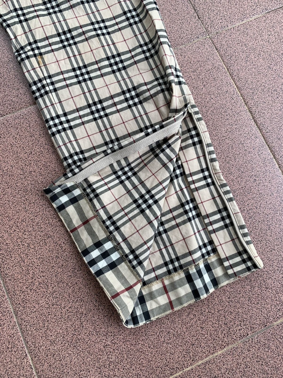 Burberry 💸BINDINGOFFER💸Burberry nova check multi zip pants Size US 30 / EU 46 - 7 Thumbnail