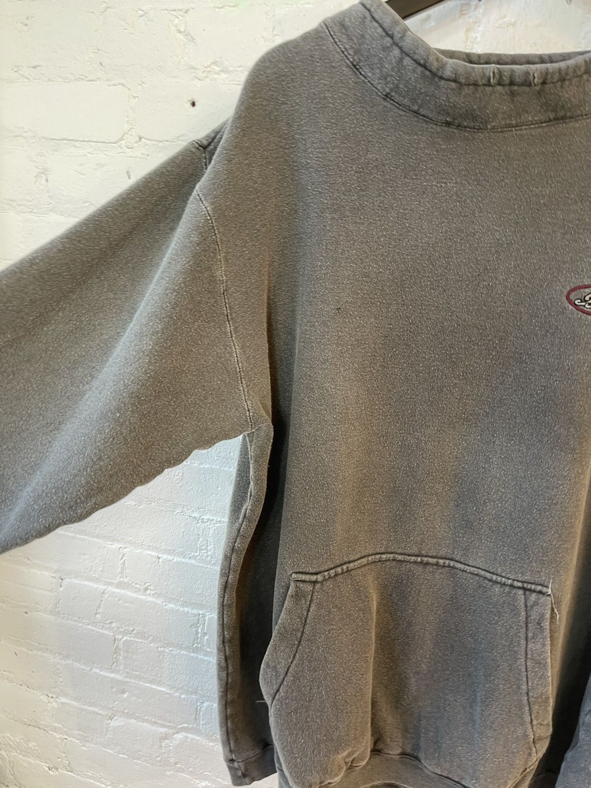 Vintage 90s BITCH SKATEBOARD Sun Faded Sweater Hoodie Baggy Size US L / EU 52-54 / 3 - 6 Thumbnail