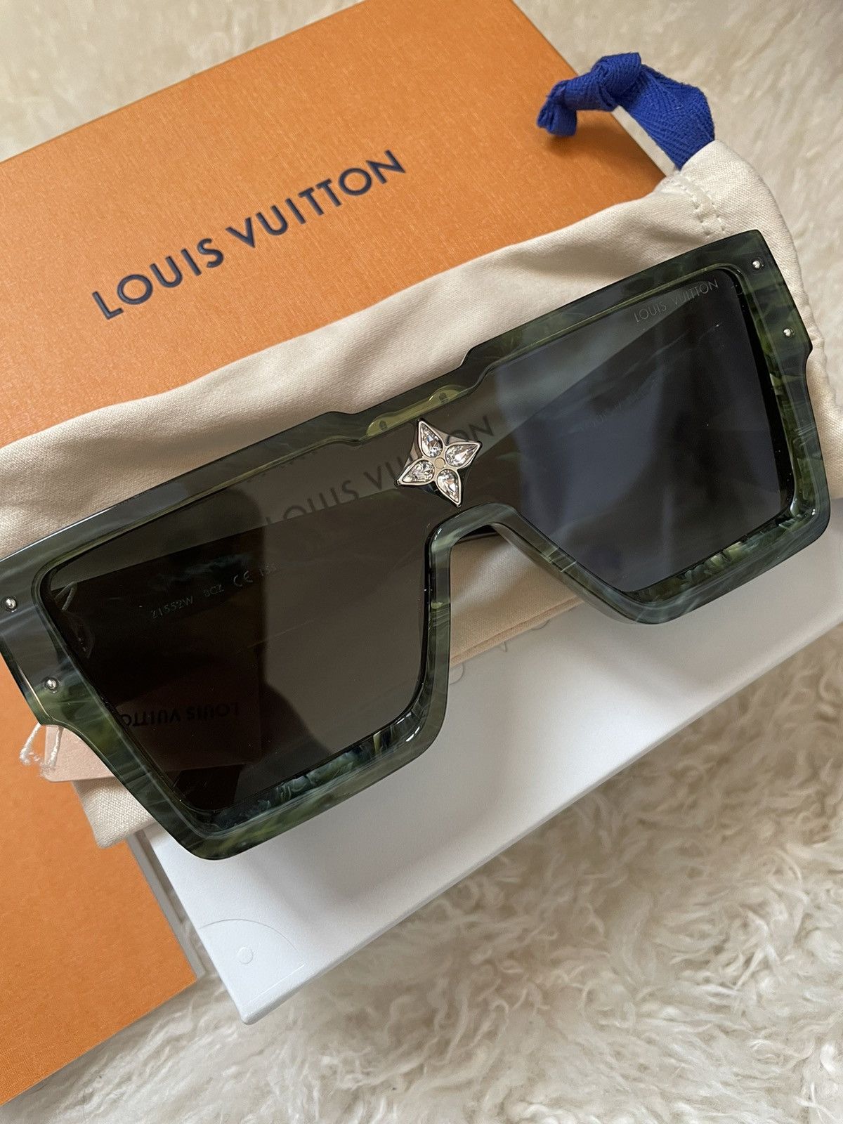 LOUIS VUITTON Acetate Marble Effect Swarovski Cyclone Sunglasses Z1552W  Green 886514