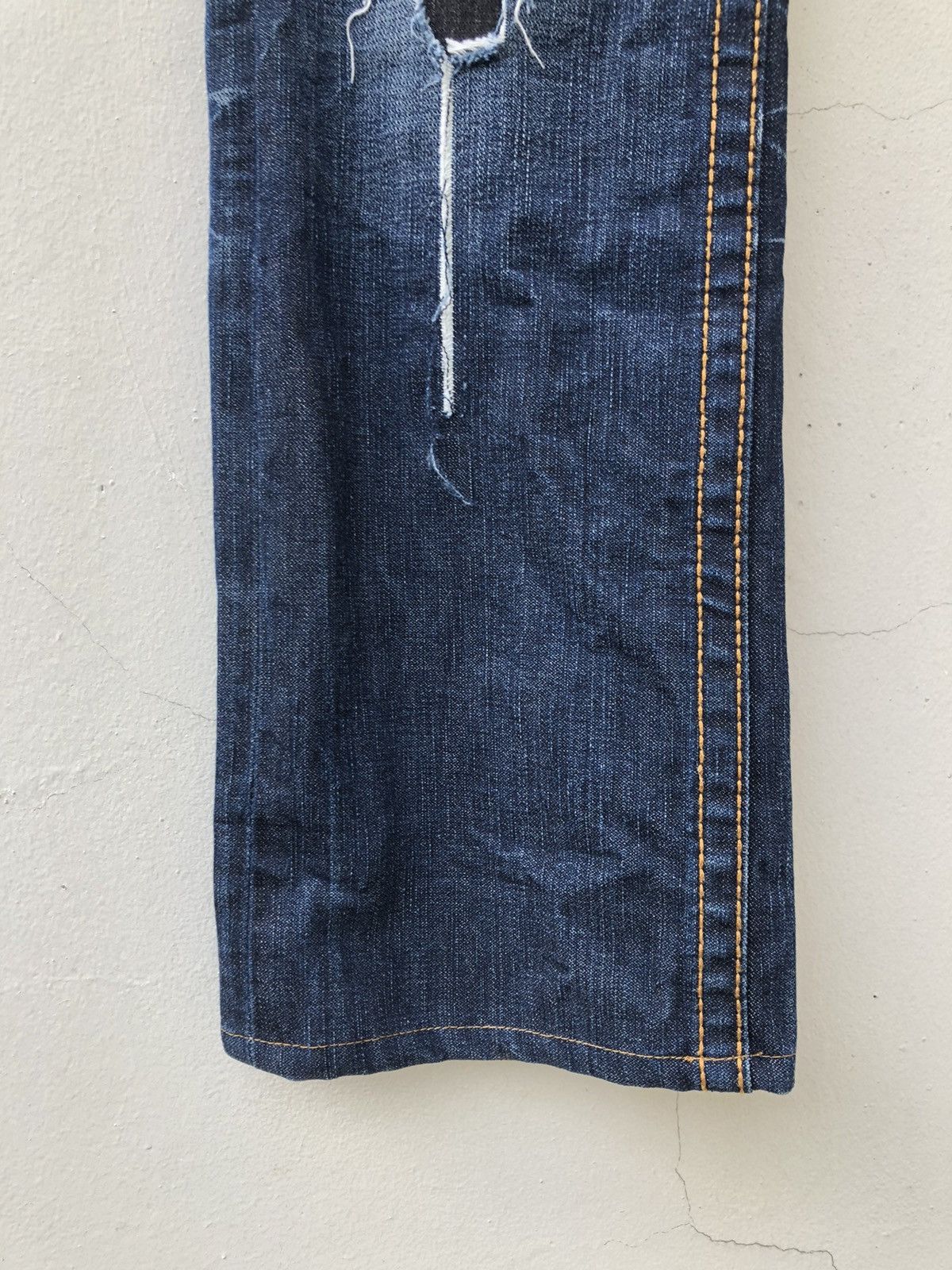 True Religion Vintage 2000s True Religion Usa Rips Distressed Denim Jeans Size US 29 - 12 Thumbnail