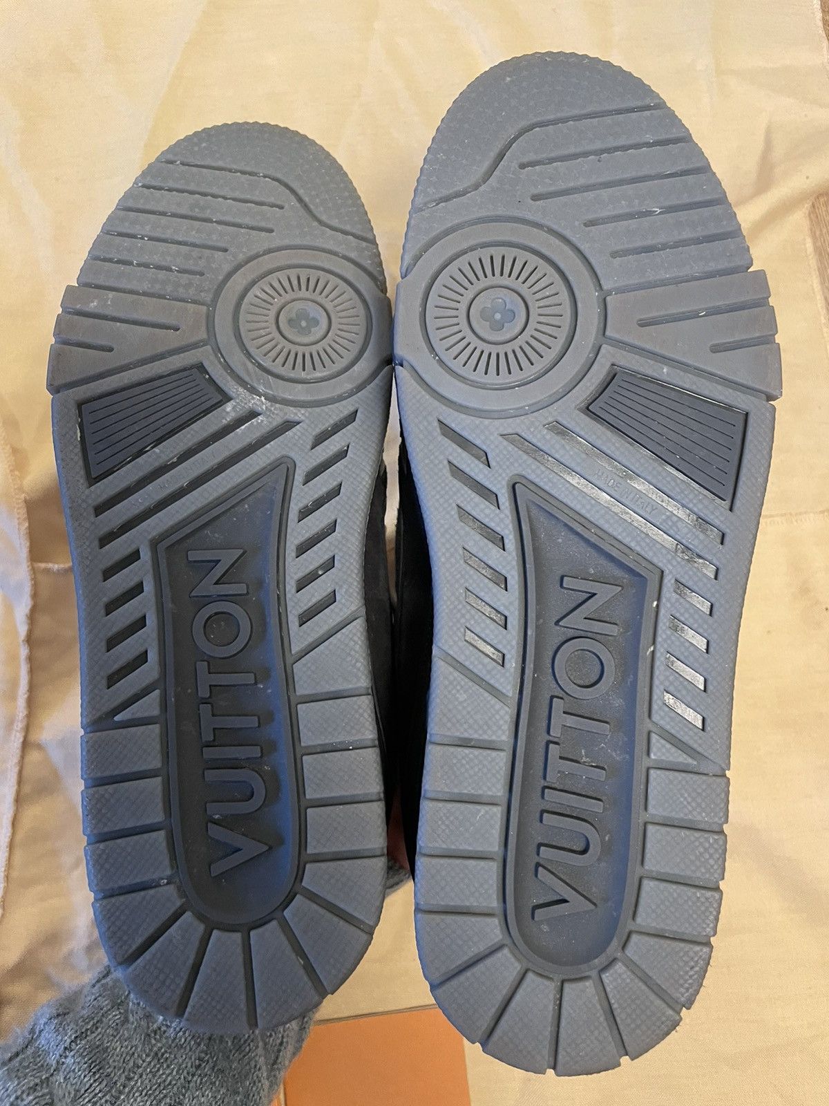 Louis Vuitton Low Cut Pop Smoke LV Trainers Size US 8 / EU 41 - 9 Thumbnail