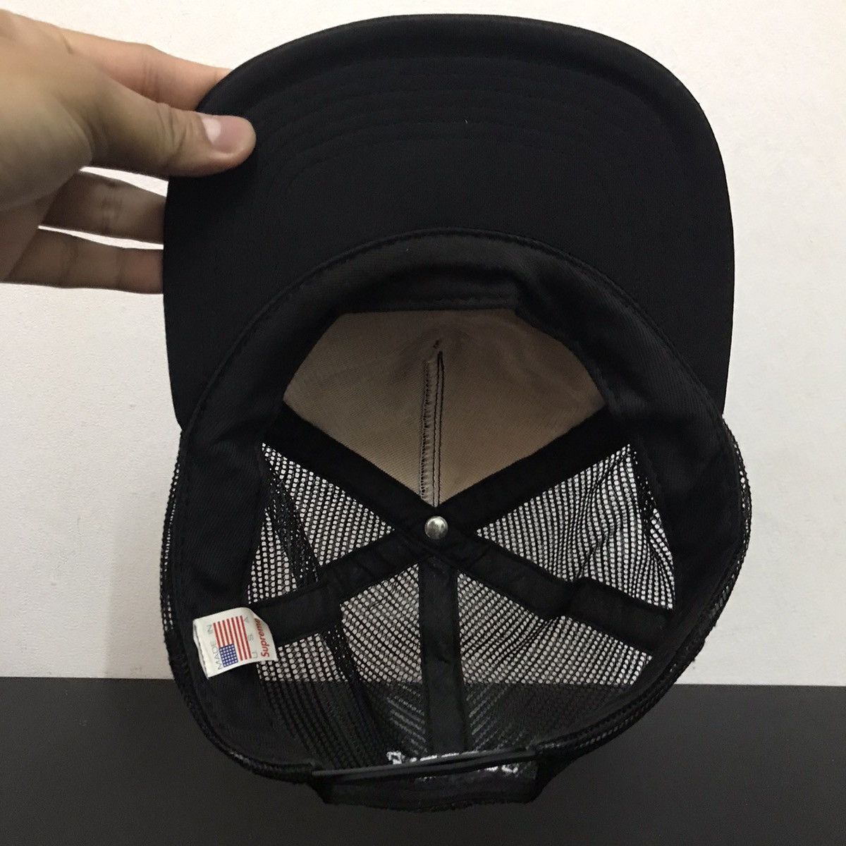 Supreme Supreme World Famous Trucker Cap Size ONE SIZE - 4 Thumbnail