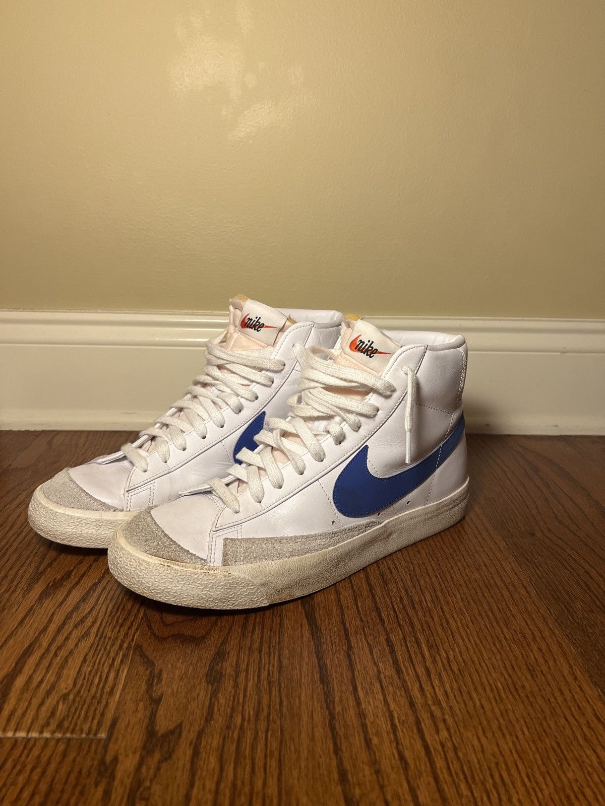 nike blazer white and blue