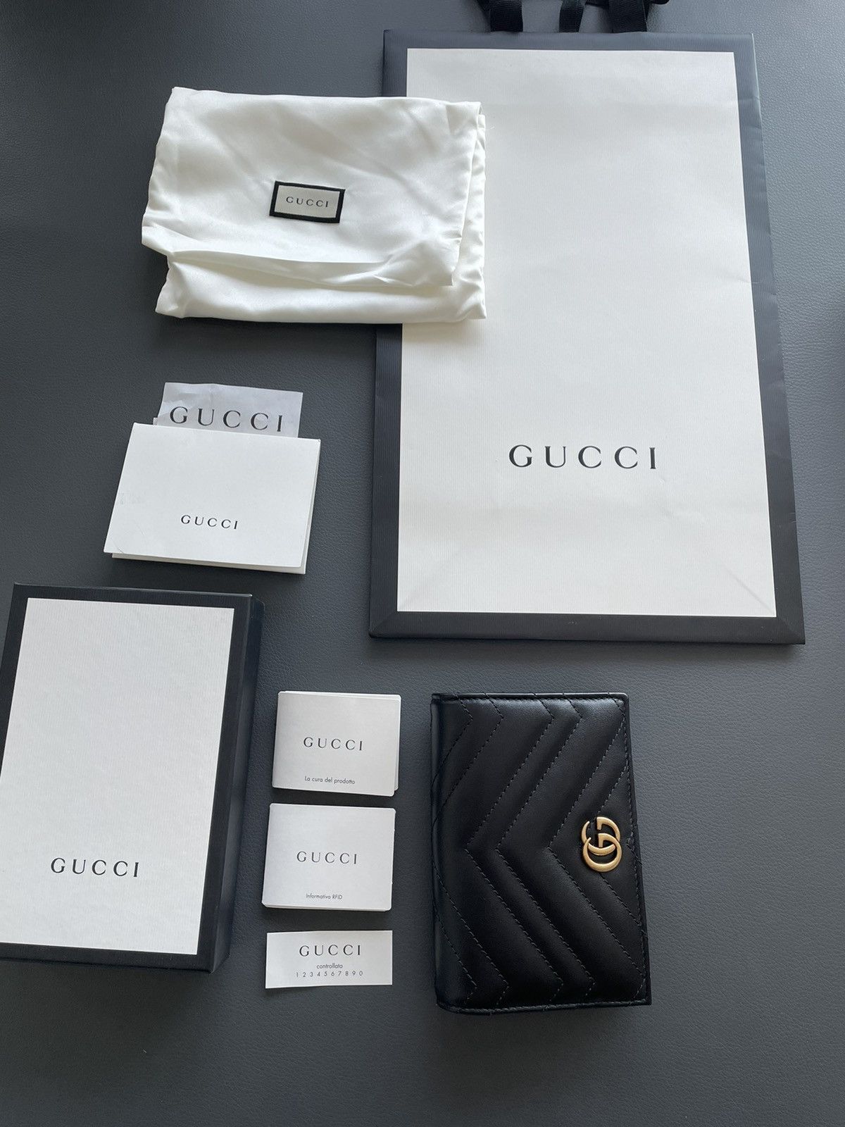 Gucci Brand NEW Iconic Classic Gucci Passport Wallet Size ONE SIZE - 14 Thumbnail