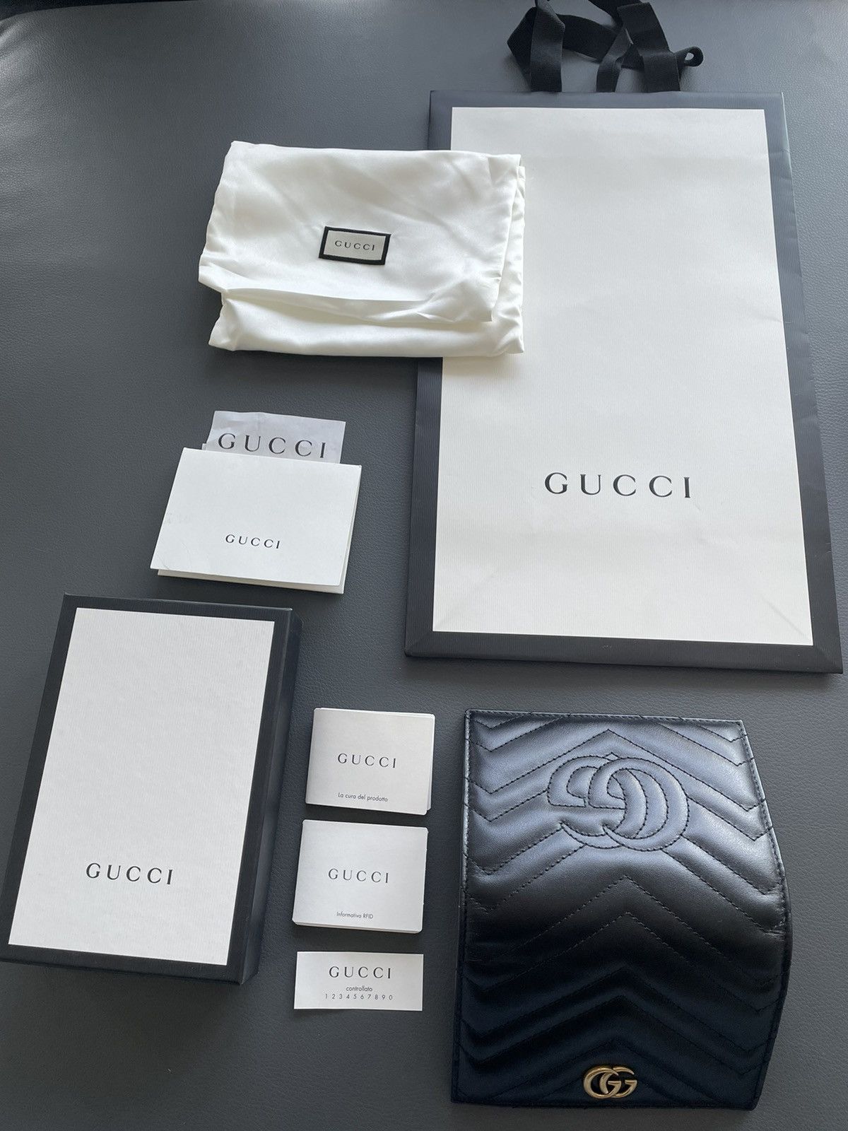 Gucci Brand NEW Iconic Classic Gucci Passport Wallet Size ONE SIZE - 17 Thumbnail
