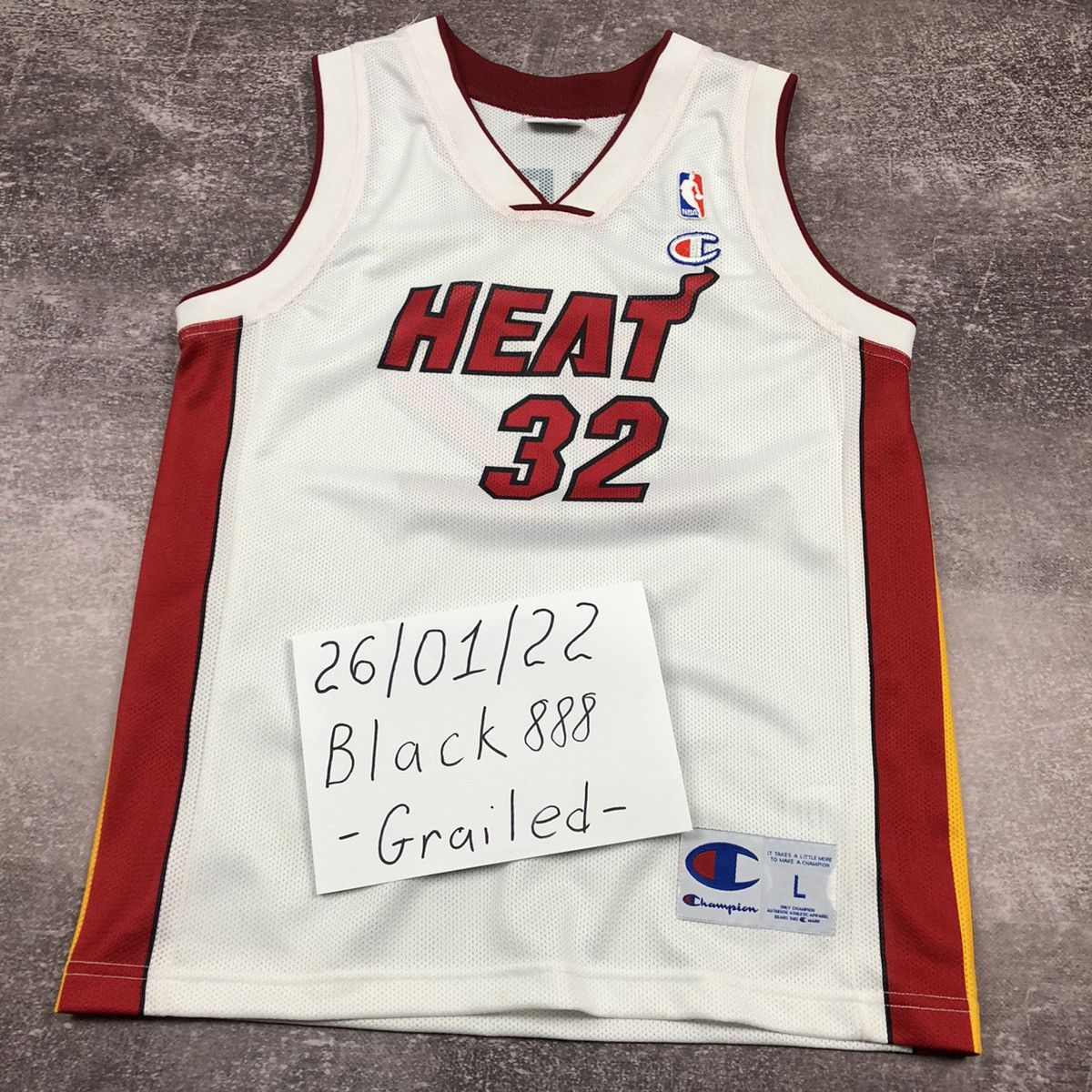 NBA Vintage Miami Heat NBA Shaquille O’Neal Champion Jersey Size US XS / EU 42 / 0 - 14 Thumbnail