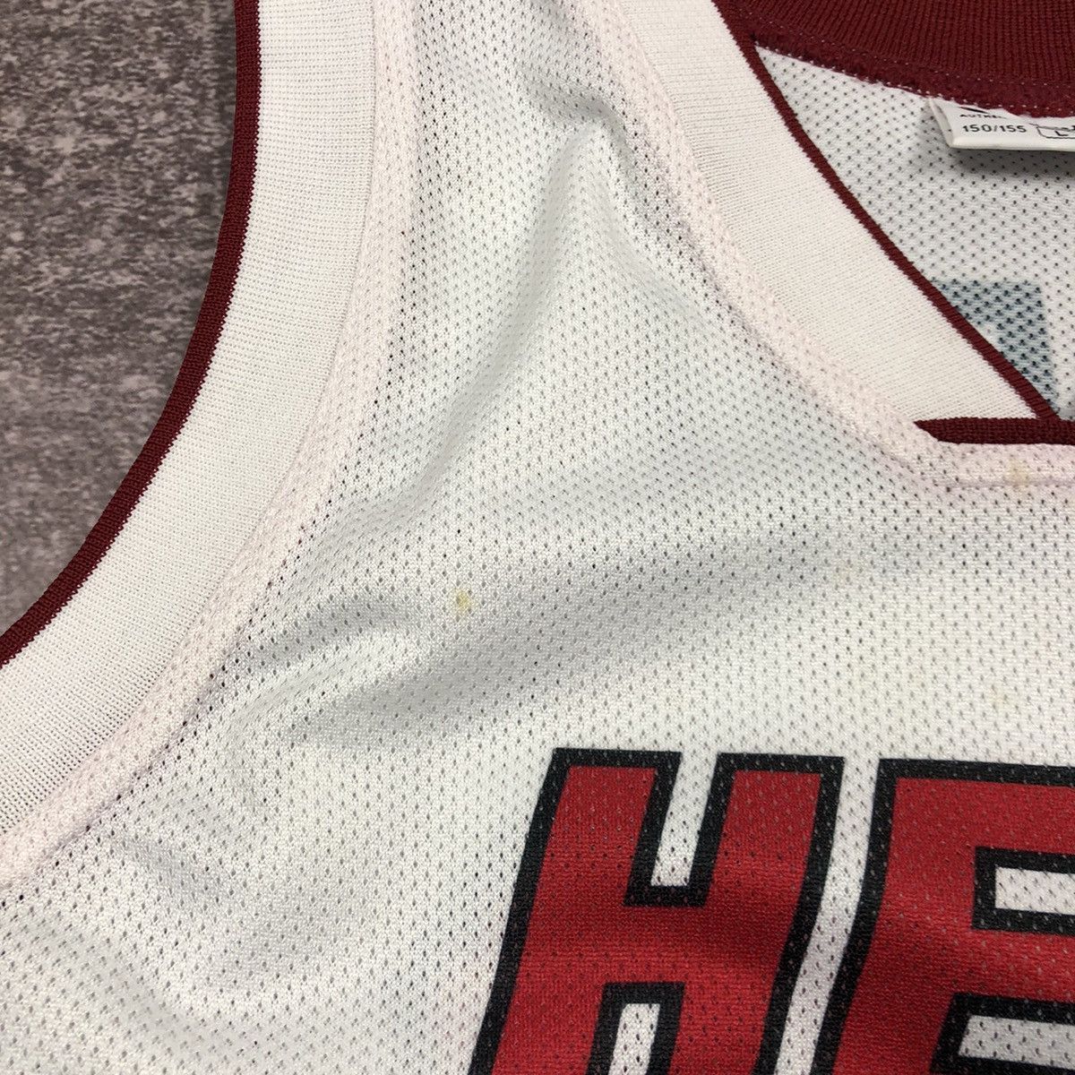 NBA Vintage Miami Heat NBA Shaquille O’Neal Champion Jersey Size US XS / EU 42 / 0 - 13 Thumbnail