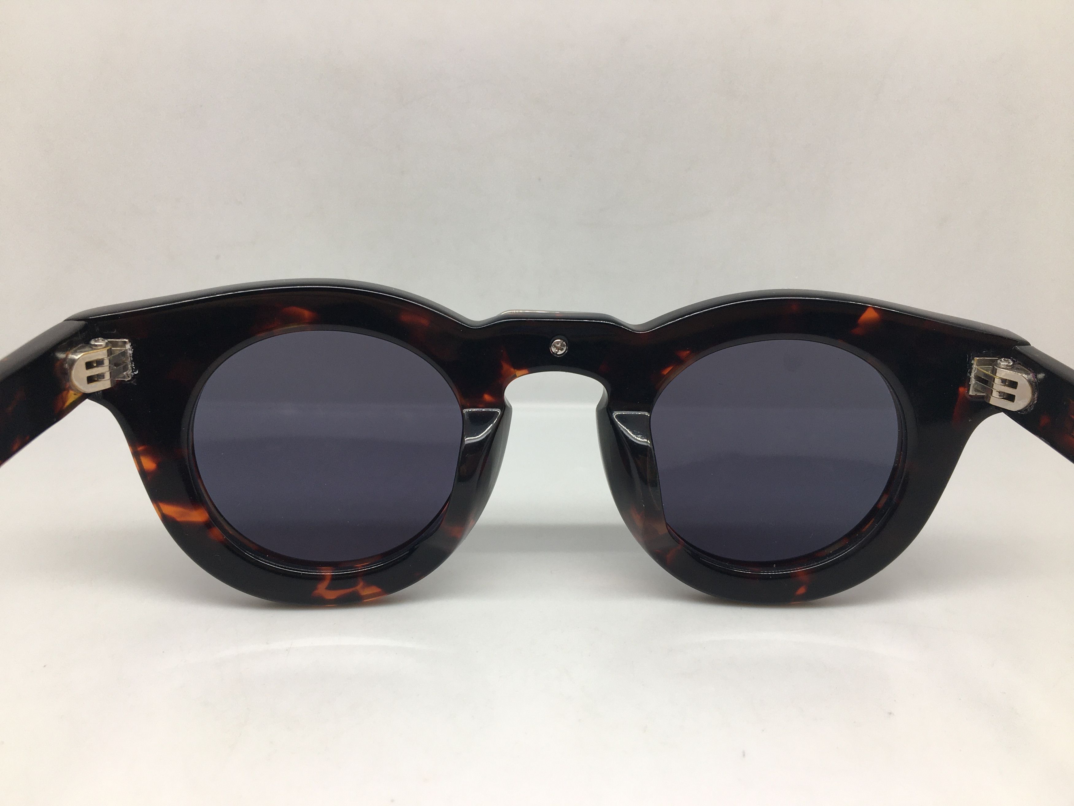 Gentle Monster Gentle Monster T.Button Keyhole Bridge Sunglasses Frame Size ONE SIZE - 5 Thumbnail