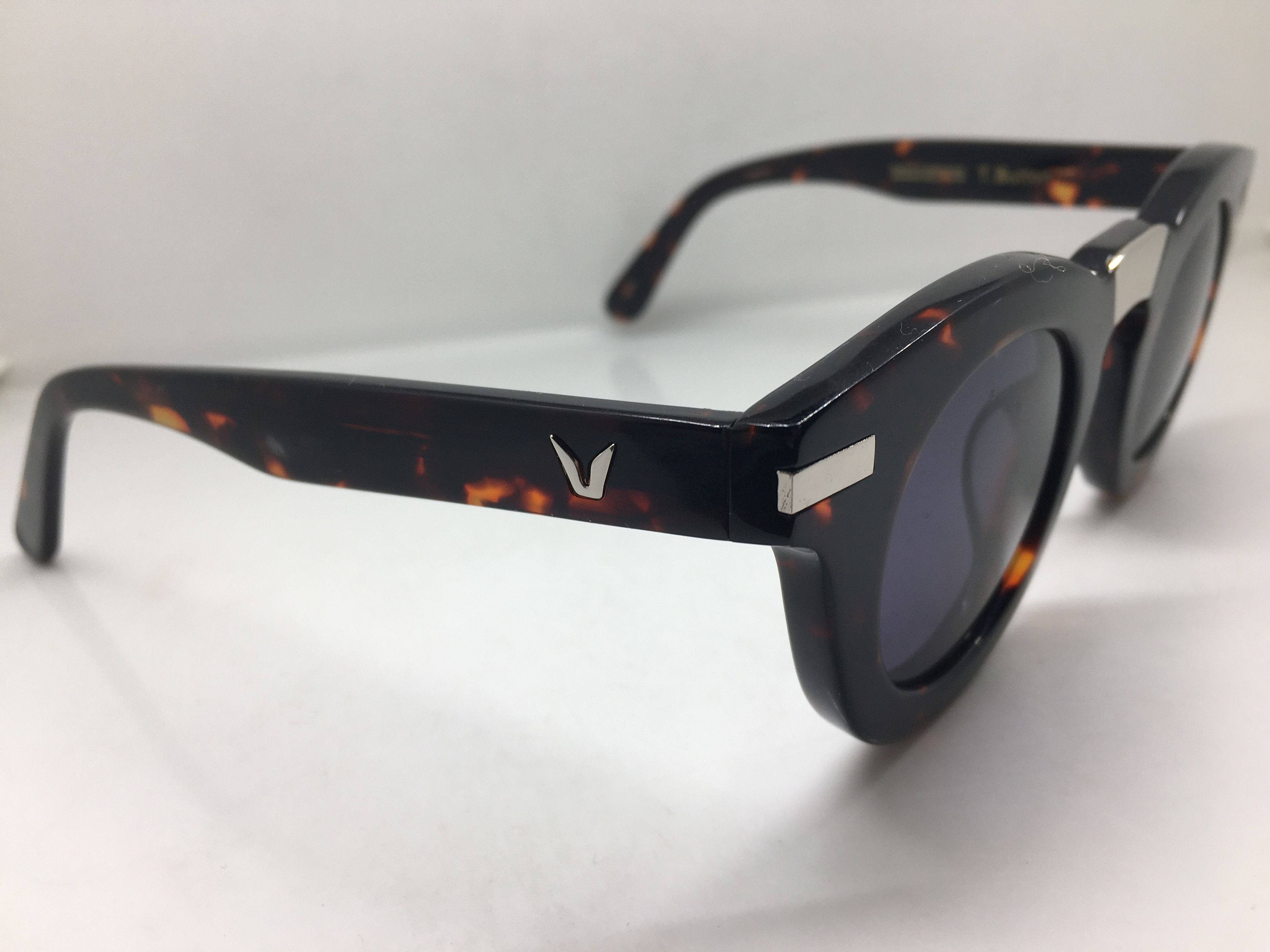 Gentle Monster Gentle Monster T.Button Keyhole Bridge Sunglasses Frame Size ONE SIZE - 2 Thumbnail