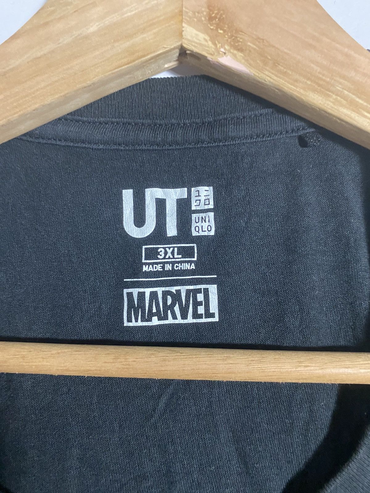 Uniqlo Uniqlo x marvel ‘ he is back Venom ‘🔥 Size US XXL / EU 58 / 5 - 3 Thumbnail