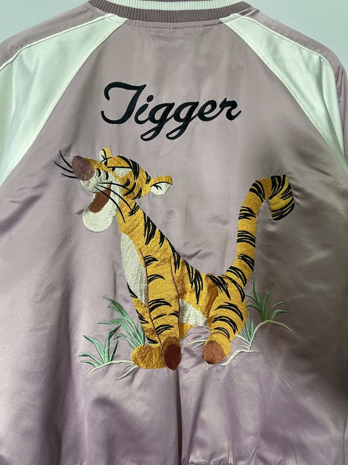 Disney × Vintage VINTAGE DISNEY SUKAJAN TIGGER POOH BOMBER JACKET Size US M / EU 48-50 / 2 - 7 Thumbnail