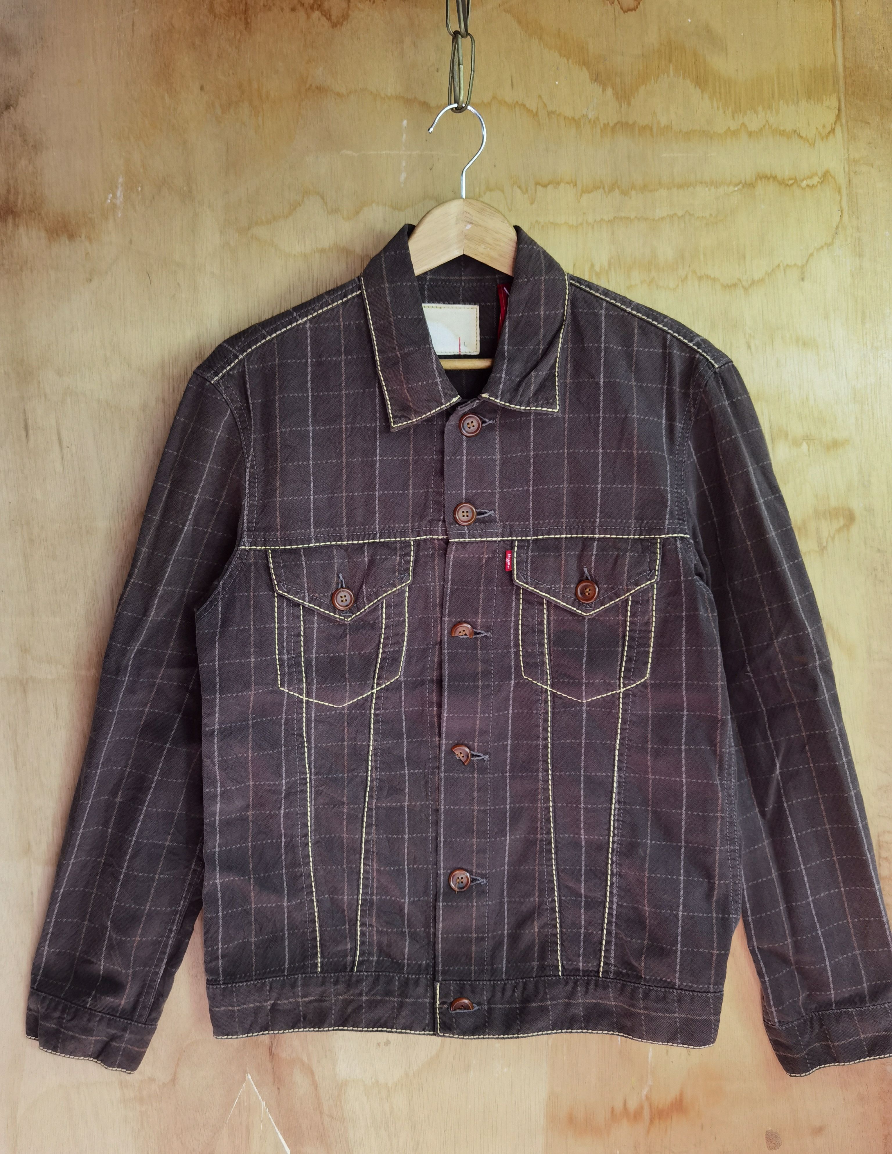 VINTAGE LEVIS RED LOOP TRUCKER DENIM JACKET CHECKERED