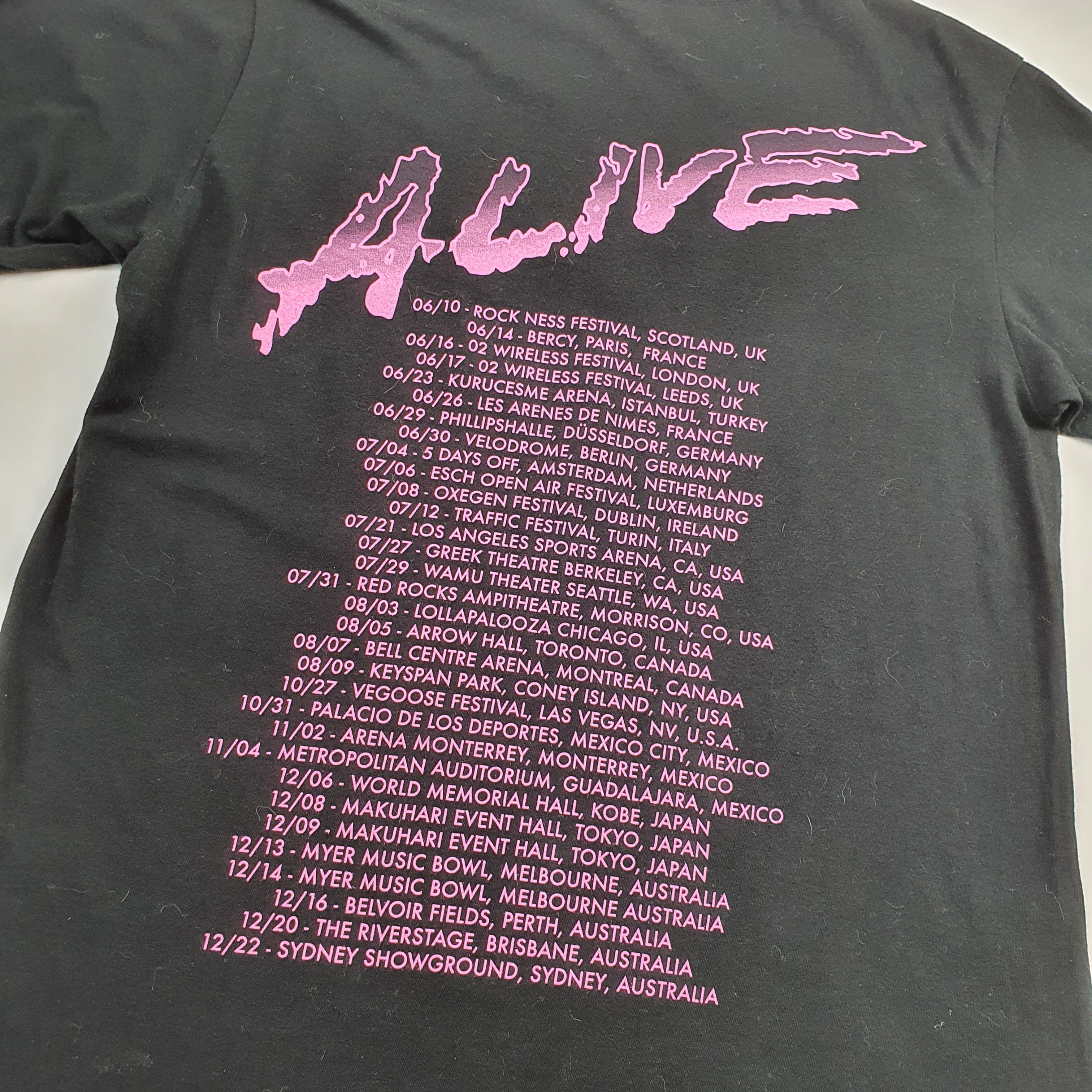 Band Tees VINTAGE Daft Punk Alive Tour T-Shirt M Pink Size US M / EU 48-50 / 2 - 4 Thumbnail