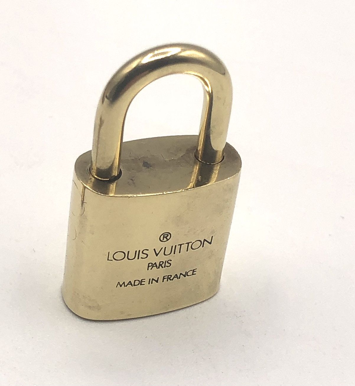 Louis Vuitton 🔥🔥Lv Padlock Key🔥🔥 Size ONE SIZE - 1 Thumbnail