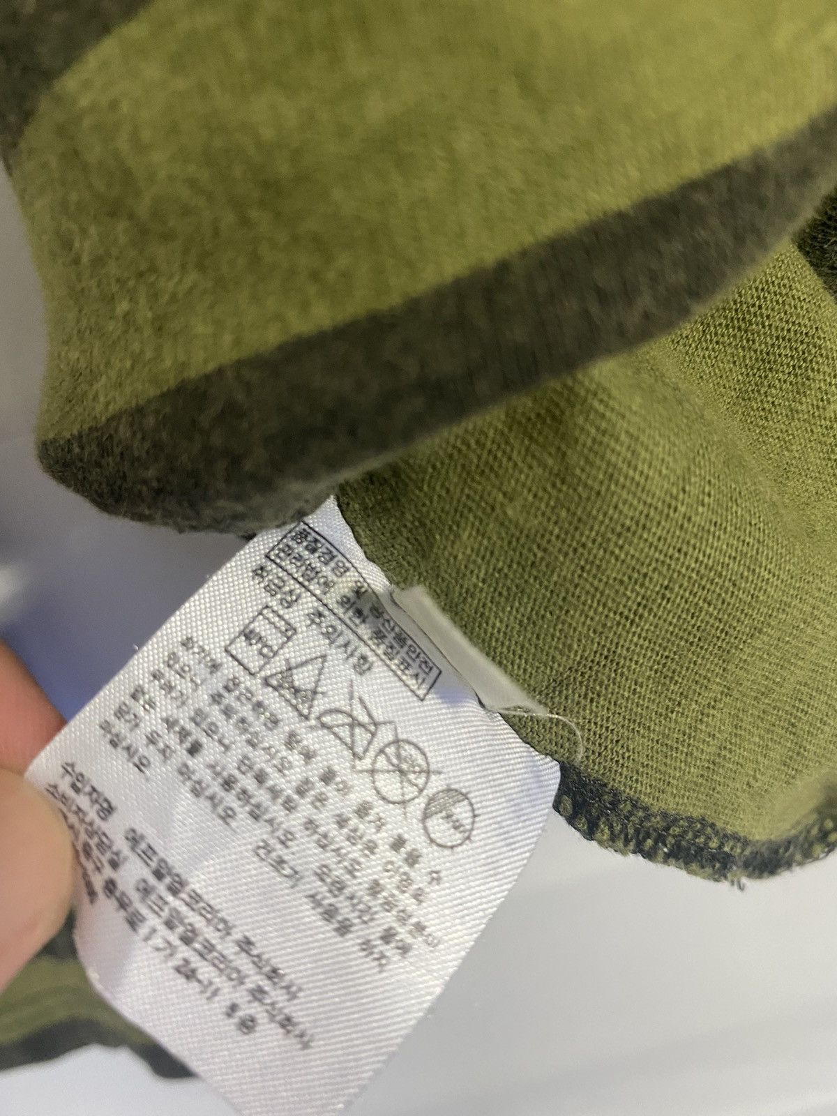 Japanese Brand Uniqlo long sleeve Size US L / EU 52-54 / 3 - 5 Thumbnail
