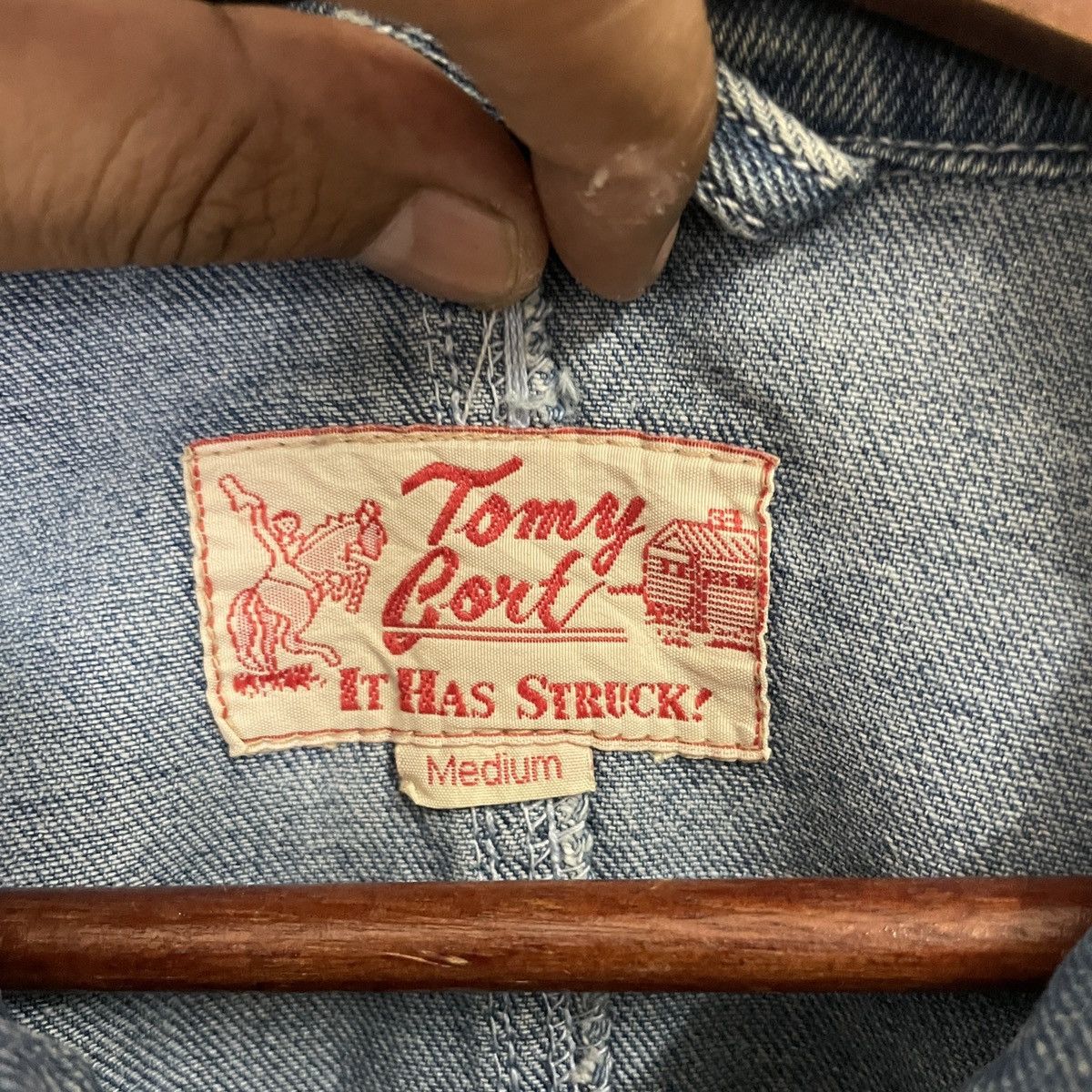 Indigo Vintage 90s Tomy Cort Denim Jacket Size US L / EU 52-54 / 3 - 5 Thumbnail