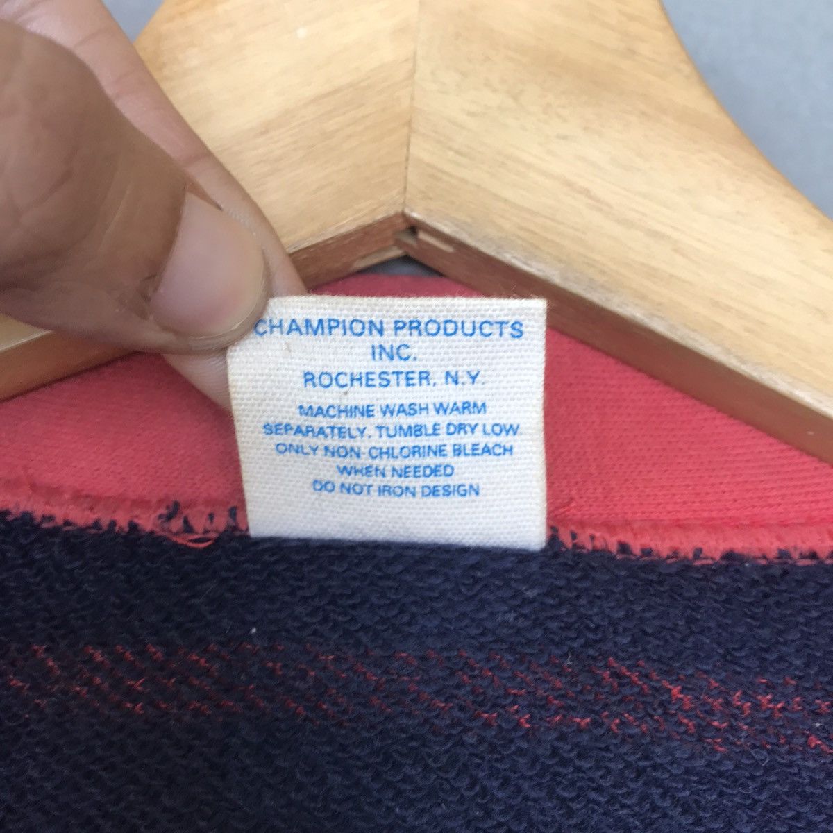 Champion Vintage Champion Stripe Knitwear with Pocket Big Logo Size US M / EU 48-50 / 2 - 6 Thumbnail