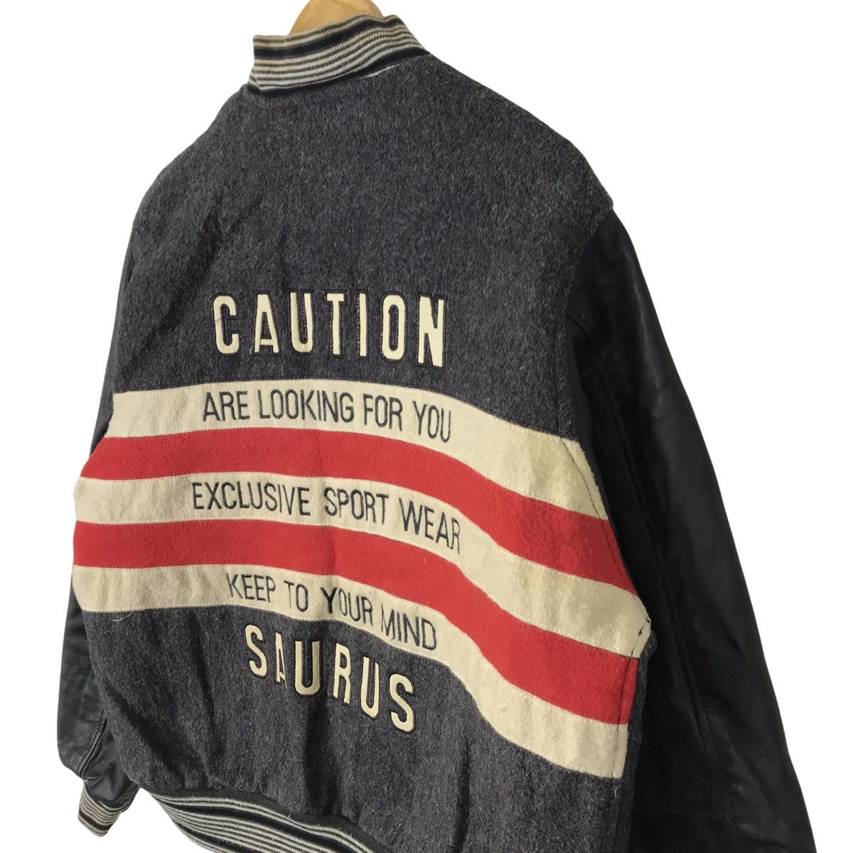 Vintage Vintage 90s Saurus Spell Out Embroidery Varsity Jacket Size US L / EU 52-54 / 3 - 5 Thumbnail