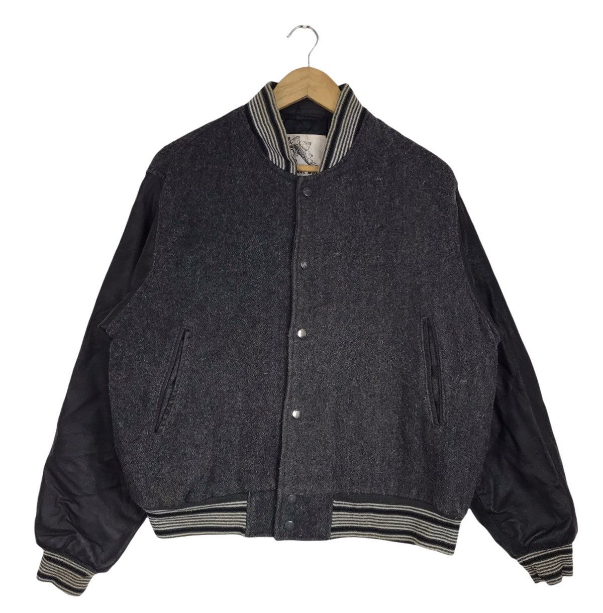 Vintage Vintage 90s Saurus Spell Out Embroidery Varsity Jacket Size US L / EU 52-54 / 3 - 2 Thumbnail